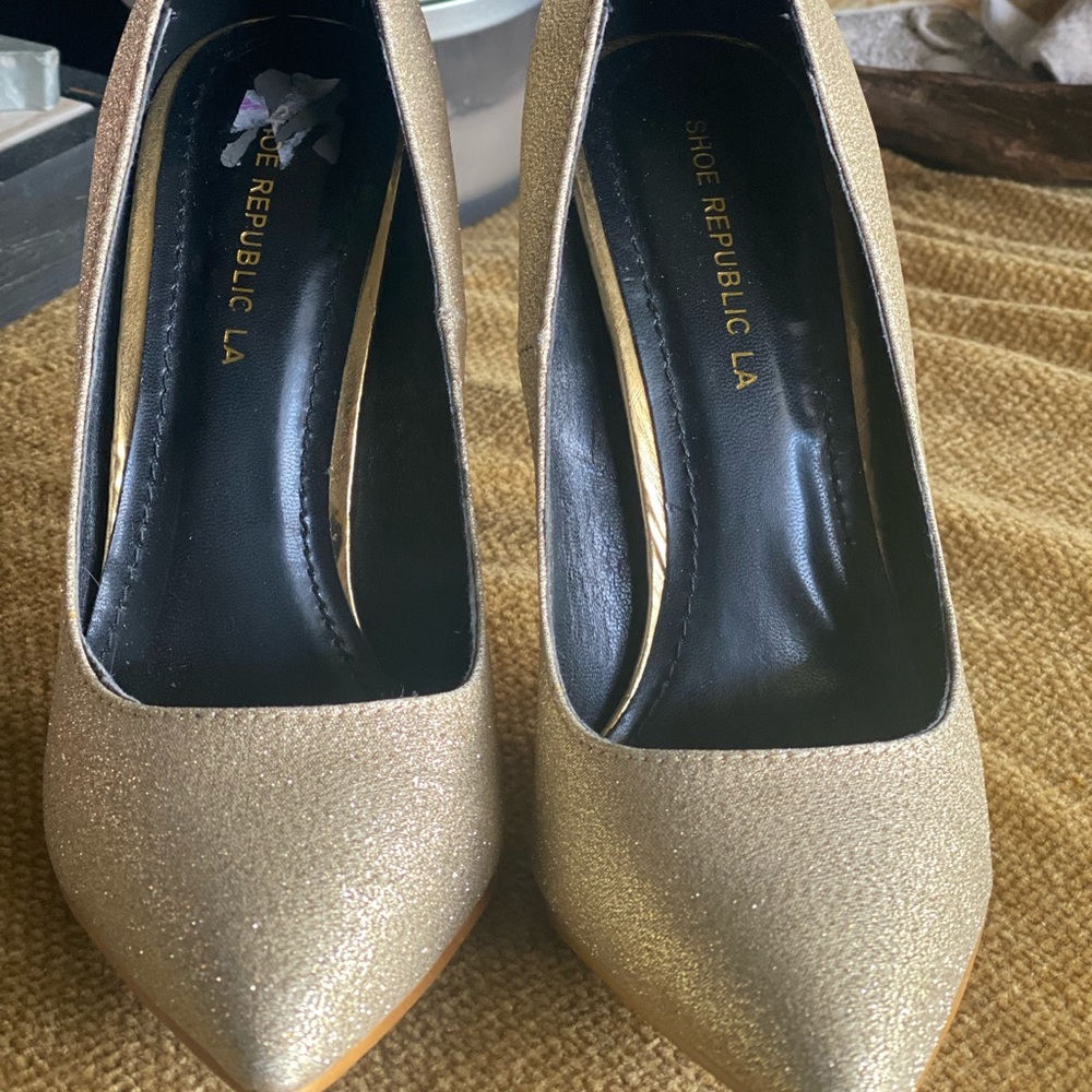 Shoe Repubic LA Sparkly Good Heels. Very sexy. Size 7.5